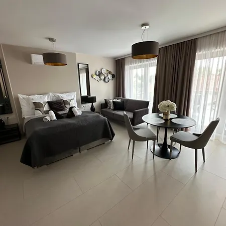 Casablanca Vendeghaz 5* Abádszalók