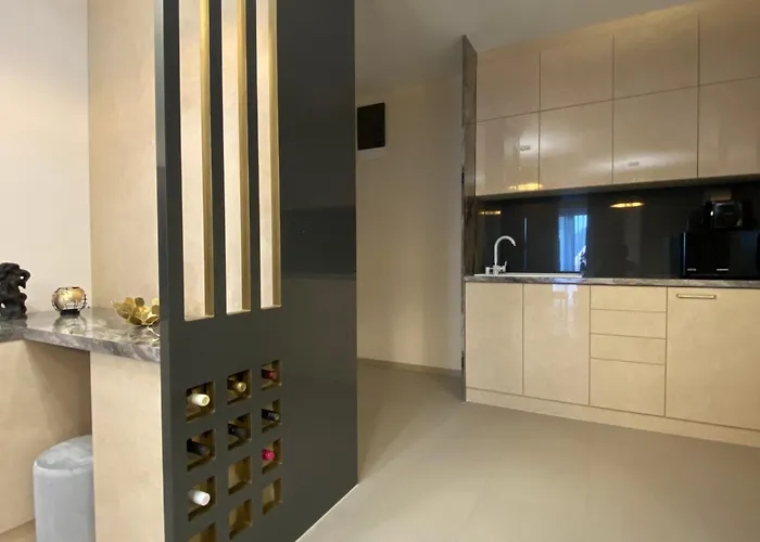 Casablanca Vendeghaz 5* Abádszalók
