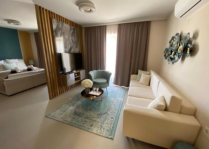 מלון Casablanca Vendeghaz 5*